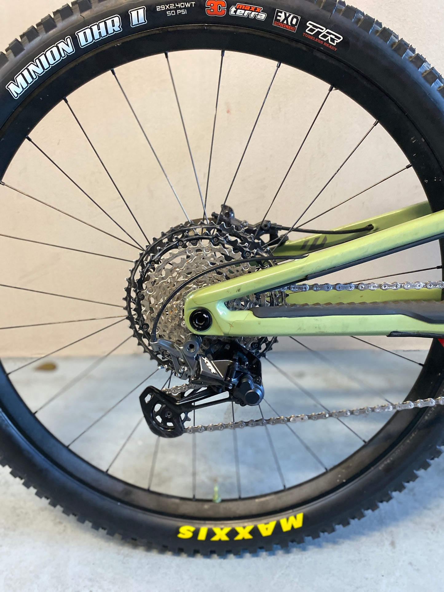 2022 Nukeproof Giga Carbon Factory