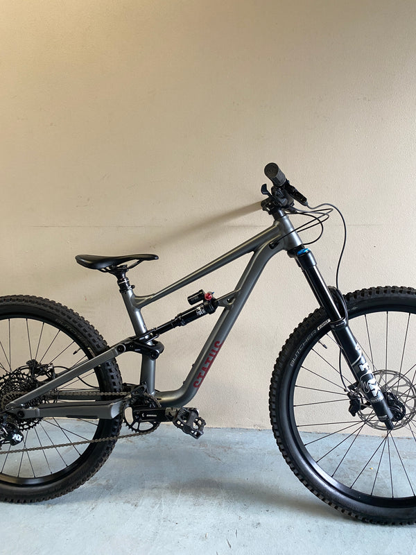 Swanky Cycles 2021 Specialised Status S2 160