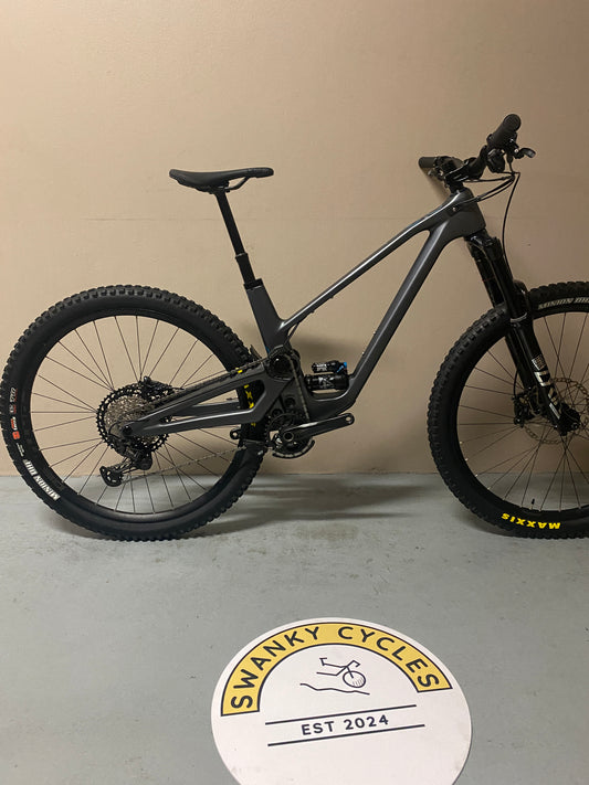 2022 Forbidden Druid V1 Medium