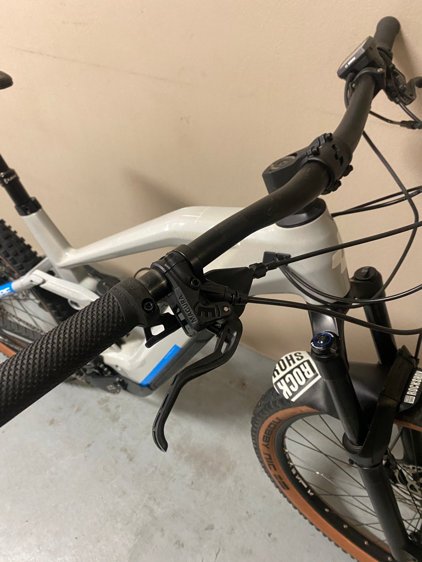 Cube Stereo Hybrid 140 Pro Medium