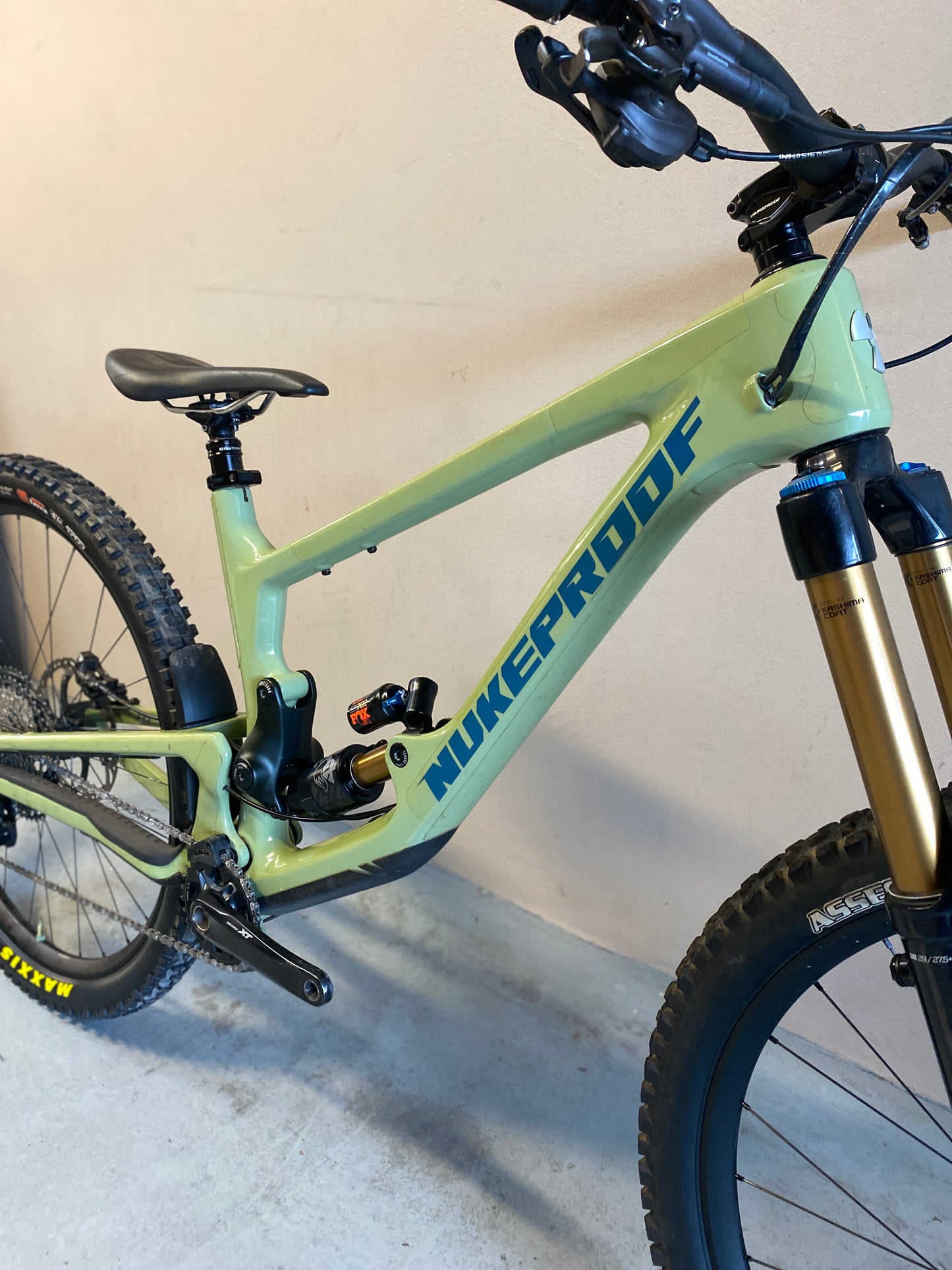 2022 Nukeproof Giga Carbon Factory