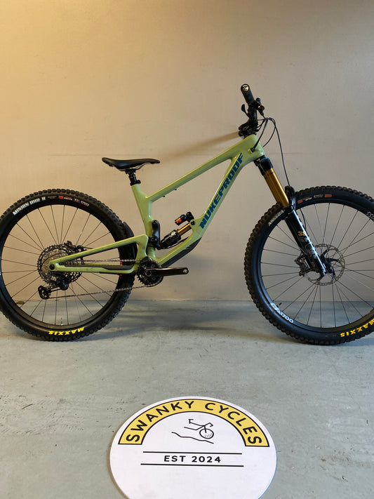 2022 Nukeproof Giga Carbon Factory