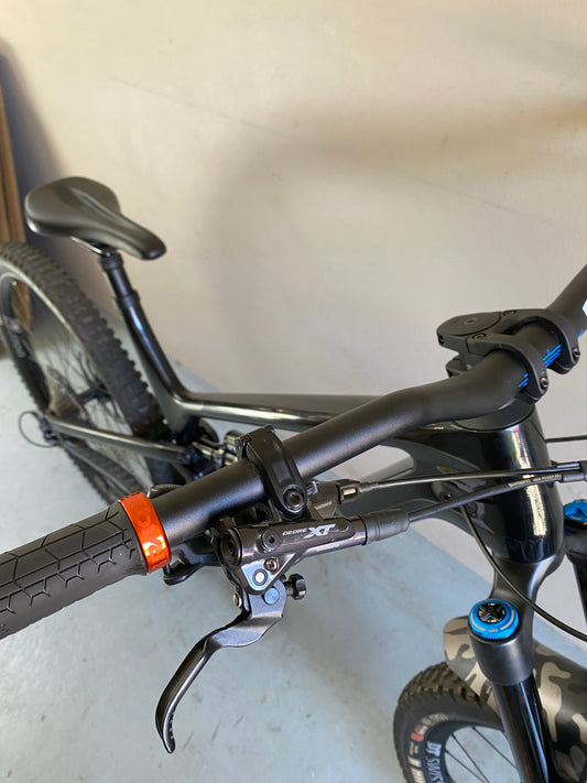 2022 Canyon Spectral CF8 Carbon XL