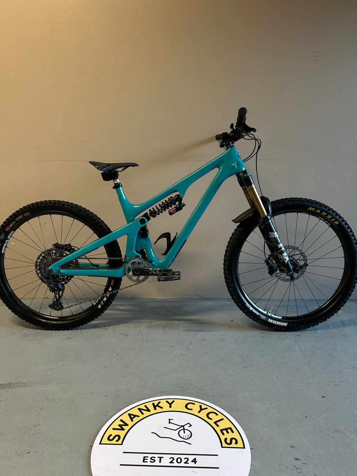 2021 Yeti SB140 Custom, Large