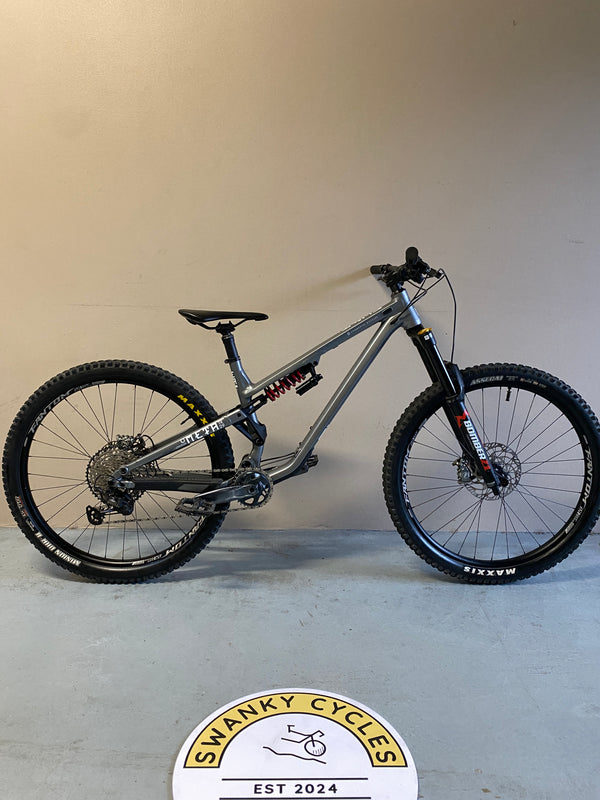 Swanky Cycles 2021/22 Commencal Meta TR Medium