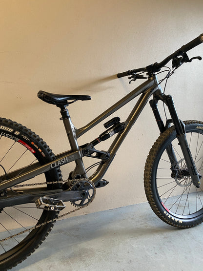 2022 Commencal Clash Race Dark Slate
