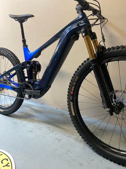2022 Giant Trance X Advanced E+0 Medium *20kms!*