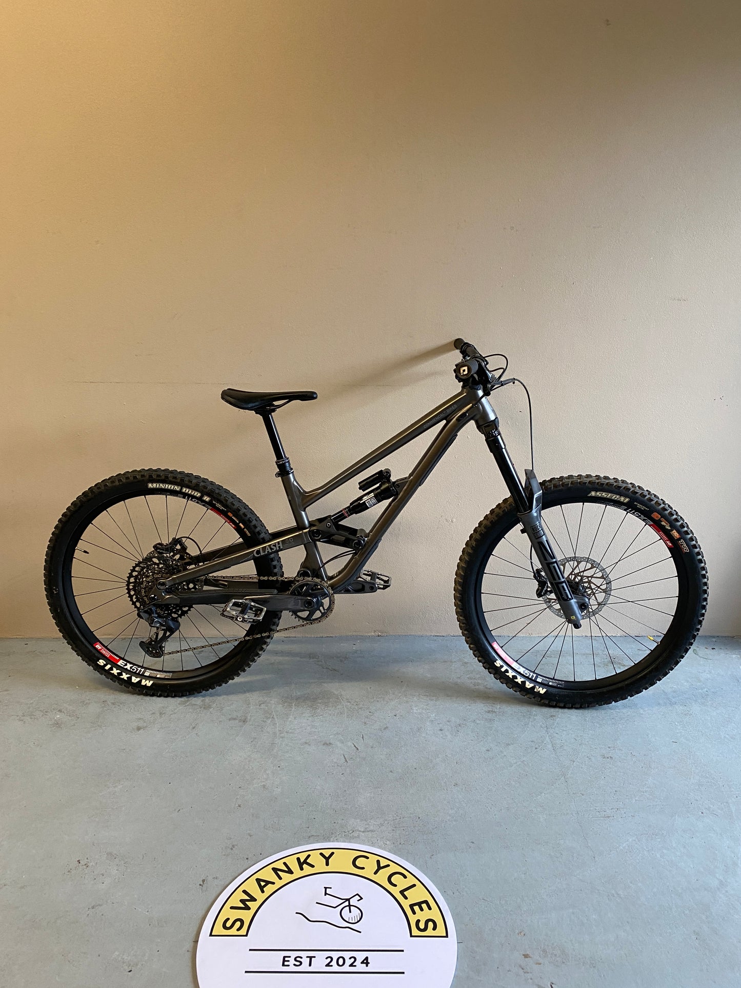 2022 Commencal Clash Race Dark Slate