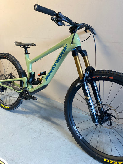 2022 Nukeproof Giga Carbon Factory