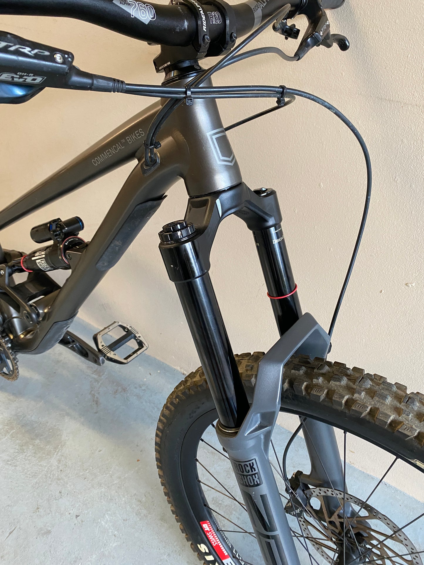 2022 Commencal Clash Race Dark Slate