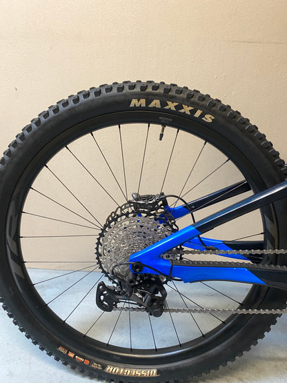 2022 Giant Trance X Advanced E+0 Medium *20kms!*