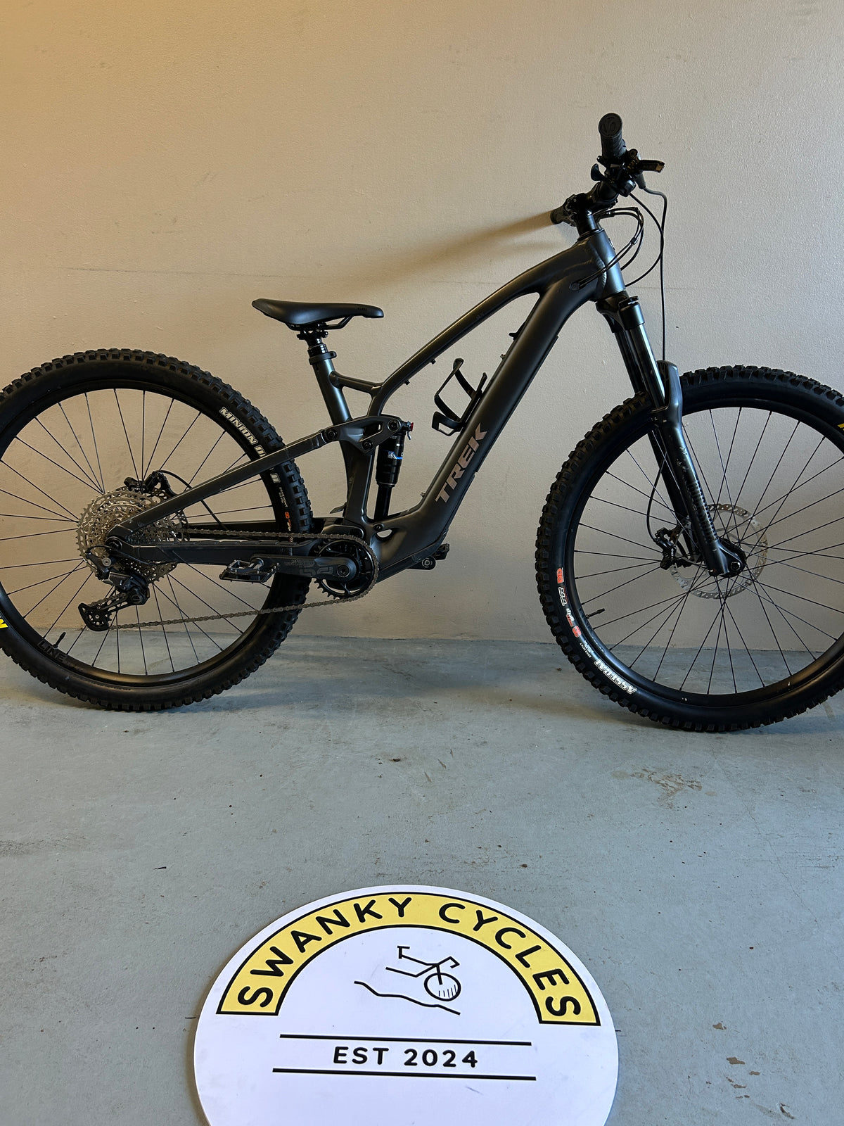 2022 Trek Fuel EXE 5 medium 29